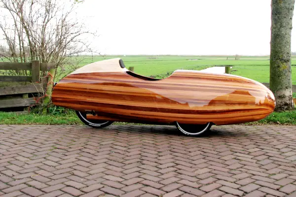 speciaal project: Quest ligfiets van hout met epoxy