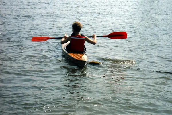 kinderkajak van hout