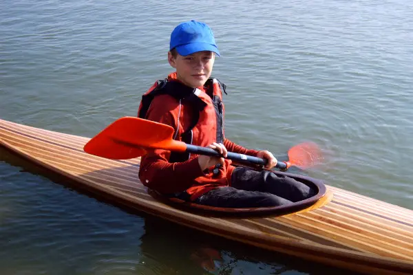kinderkajak van hout