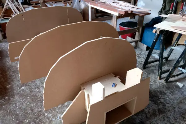 Mallen opzetten: boot bouwen met begeleiding van een bootbouwer